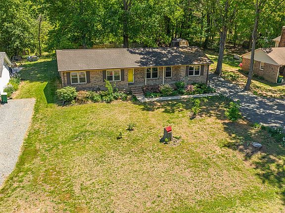 4th image of 1012 Donna Ct