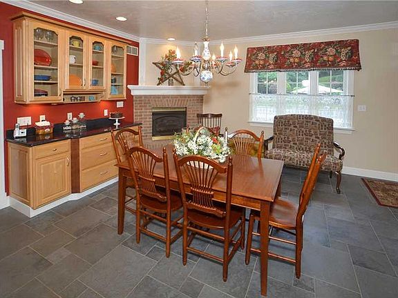 2nd image of 500 Cedar Glenn Dr