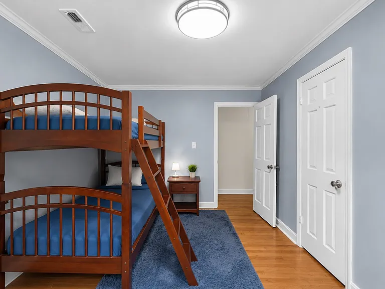 5048 Maplewood Dr — Photo 12