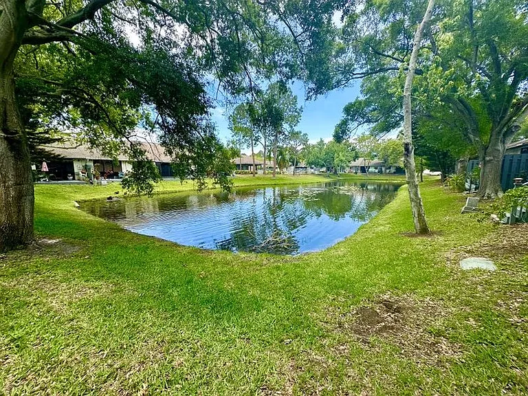 599 Capistrano Ct — Photo 31