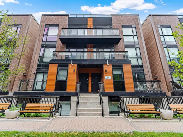26 Coles Ave #302, Vaughan, ON L4L 0J1