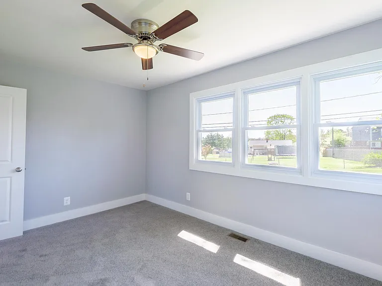105 Meadow Rd — Photo 28