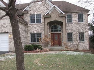 7009 Bentley Dr, Gurnee, IL 60031