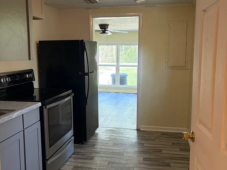 307 Finley St — Photo 6