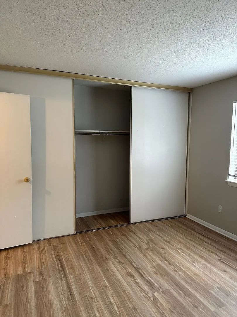 First level 1 bedroom/1 bath Condo available to call home! — Photo 1