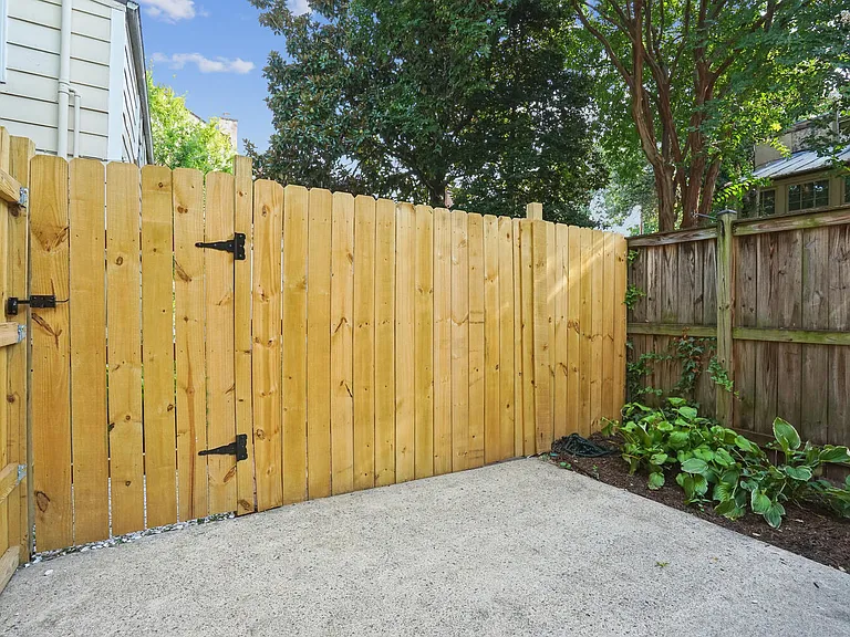 1121 Prince St — Photo 15