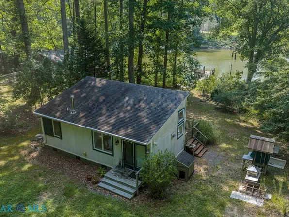 564 Rocky Point Lndg, Cobbs Creek, VA 23035