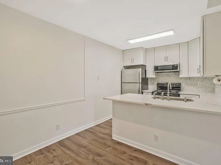 3308 Wyndham Cir #321 — Photo 5