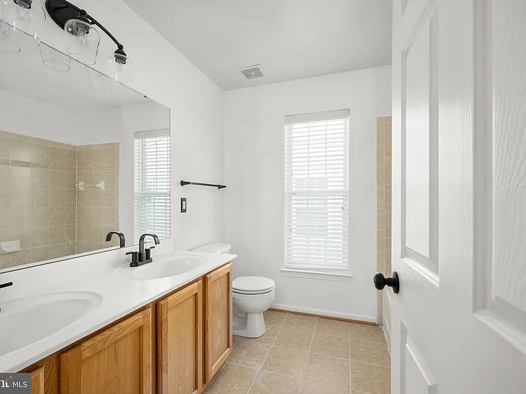 9320 Birch Cliff Dr — Photo 36