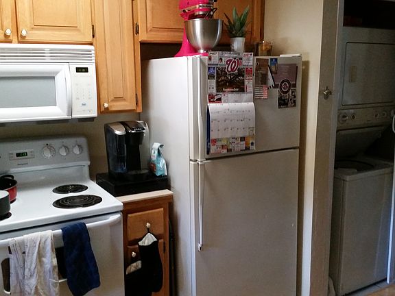 5th image of 999 Camelia St