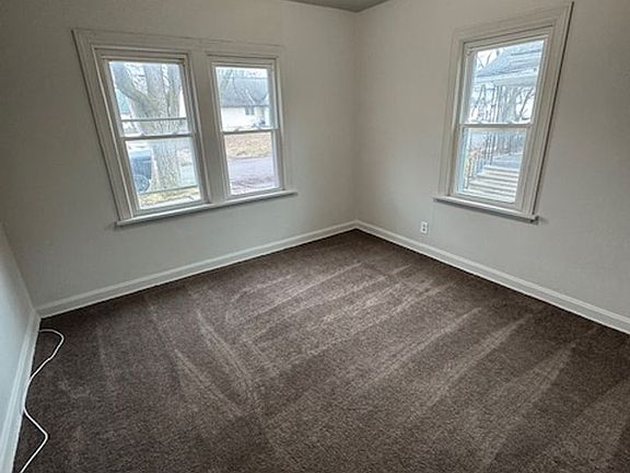5th image of 3415 Holton Ave