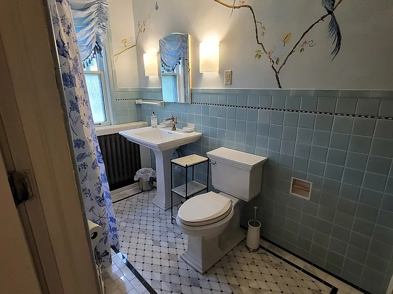1826 Summit Ave #1 — Photo 6