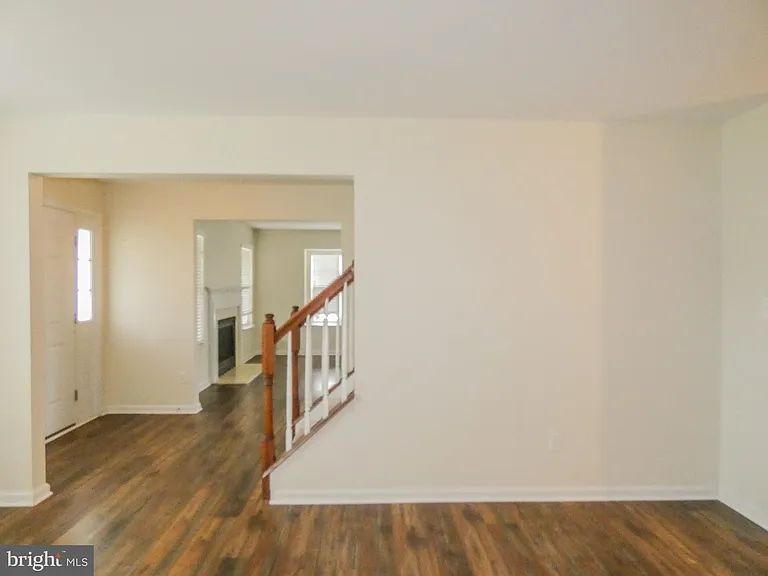 2105 Lexington Mews — Photo 24