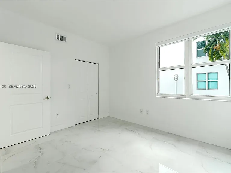 7914 Harbor Island Dr #106 — Photo 9