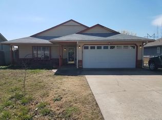 9414 Birchwood Dr, Claremore, OK 74019