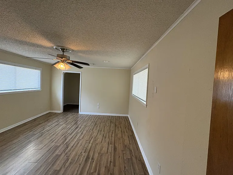 2915 Olive St — Photo 10