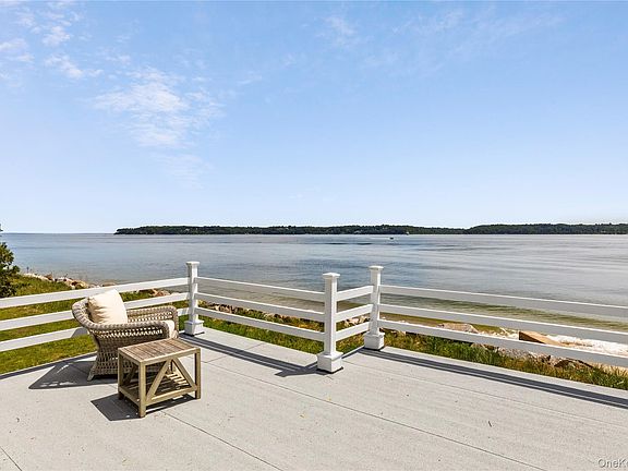 4th image of 335 Centre Island Rd