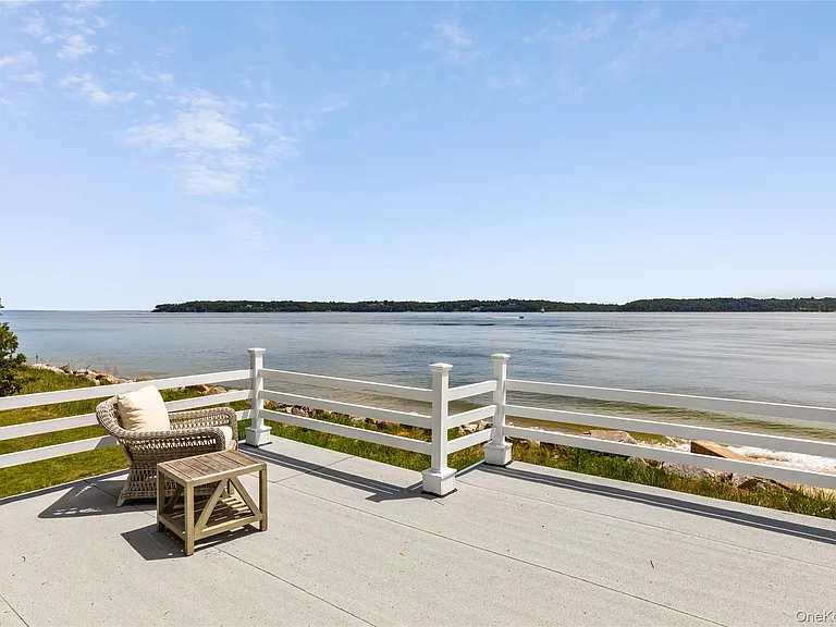335 Centre Island Rd — Photo 4