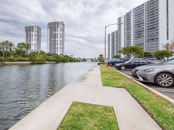 4th image of 3731 N Country Club Dr #17