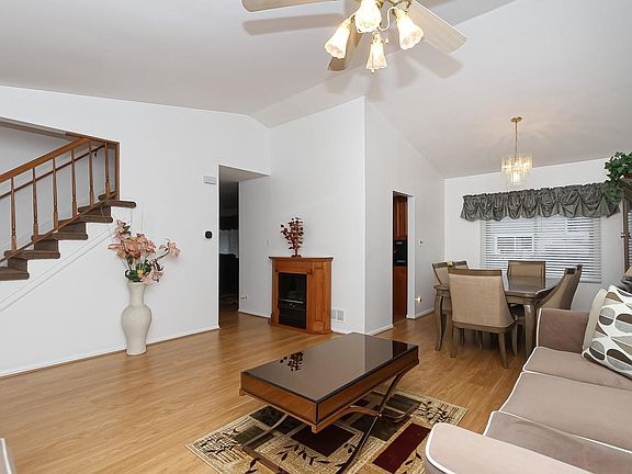 4th image of 1061 E Meadow Lake Dr