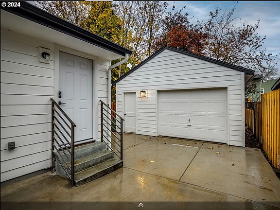 5th image of 3805 E 11th St Unit A