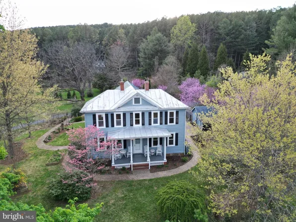 104 Wesley Ln, Bentonville, VA 22610