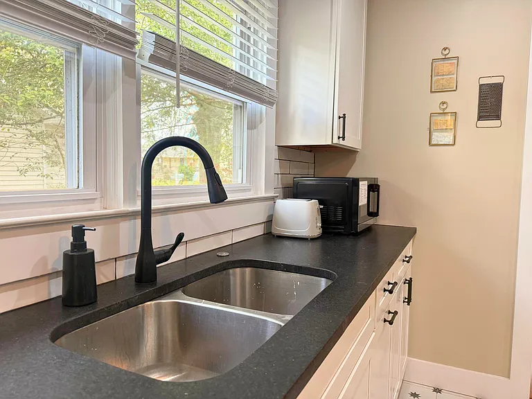11 Brooks Ave — Photo 17