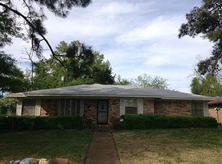 2955 Carson Ln, Paris, TX 75460