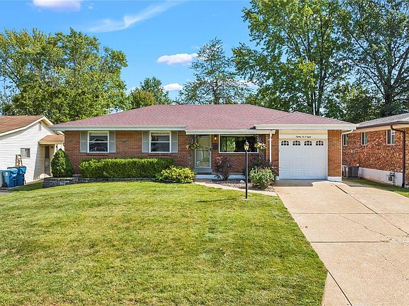 3rd image of 8608 Carriage Way Dr