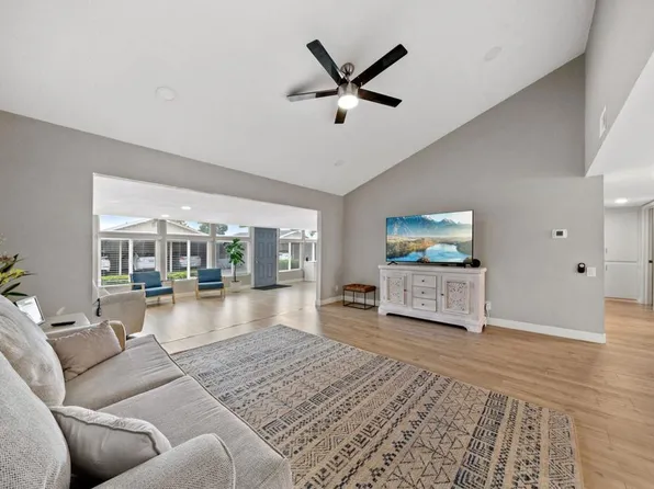 3760 Vista Campana S Unit 18, Oceanside, CA 92057