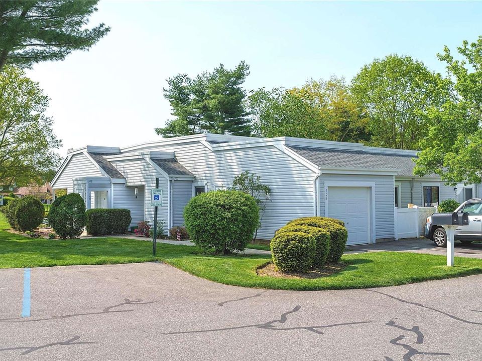 1st image of 107 Bentley Court #107