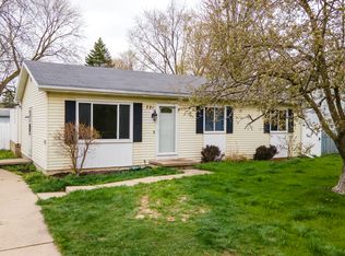 721 Louisa St, Lansing, MI 48911