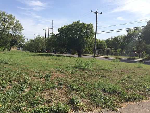 4th image of 720 NW 24th St