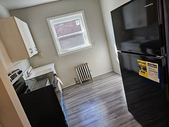 4th image of 1913 Market St APT 3