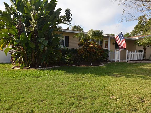 5th image of 1555 Citrus St