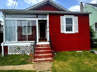 828 Wood St, Burlington, NJ 08016