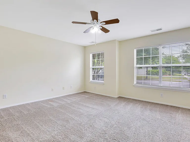 51 Fairgreen St — Photo 26