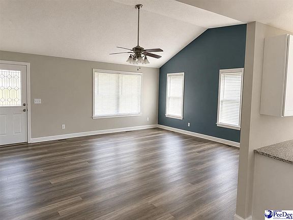 4th image of 744 Davis St
