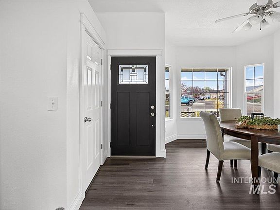 3rd image of 4714 Catherine Ave