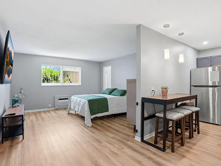 1204 S Lake Dr E #3 — Photo 8
