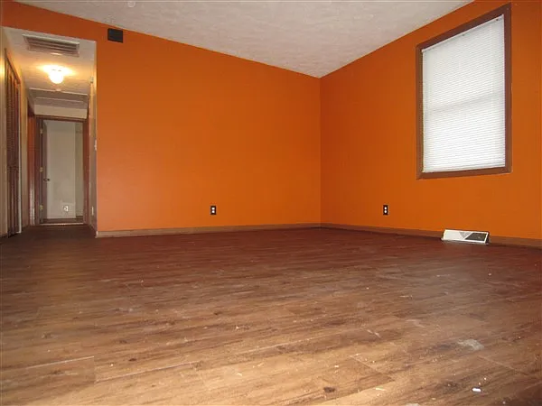 3 bed, 2.0 bath, 1128 sqft, $1,750 — Photo 3