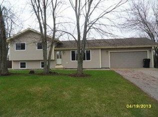 28W555 Donald Ave, West Chicago, IL 60185