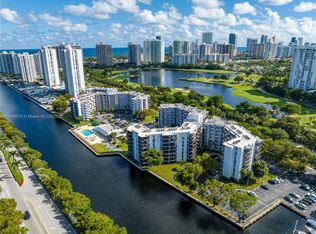 3401 N Country Club Dr APT 308, Aventura, FL 33180