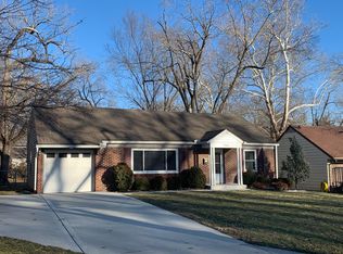 7531 Rainbow Dr, Prairie Village, KS 66208