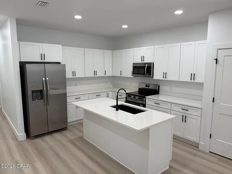 2512 N Bonita Ave — Photo 5