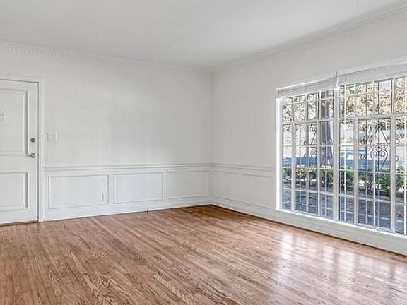 3rd image of 1646 N Sierra Bonita Ave
