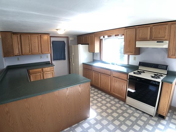 3rd image of 1 Scammell St #2