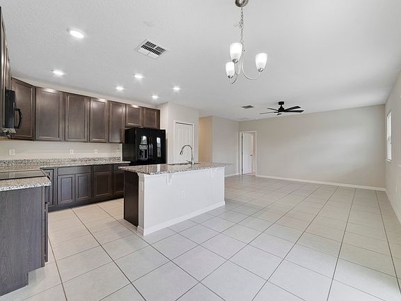 4th image of 544 Pinecrest Loop