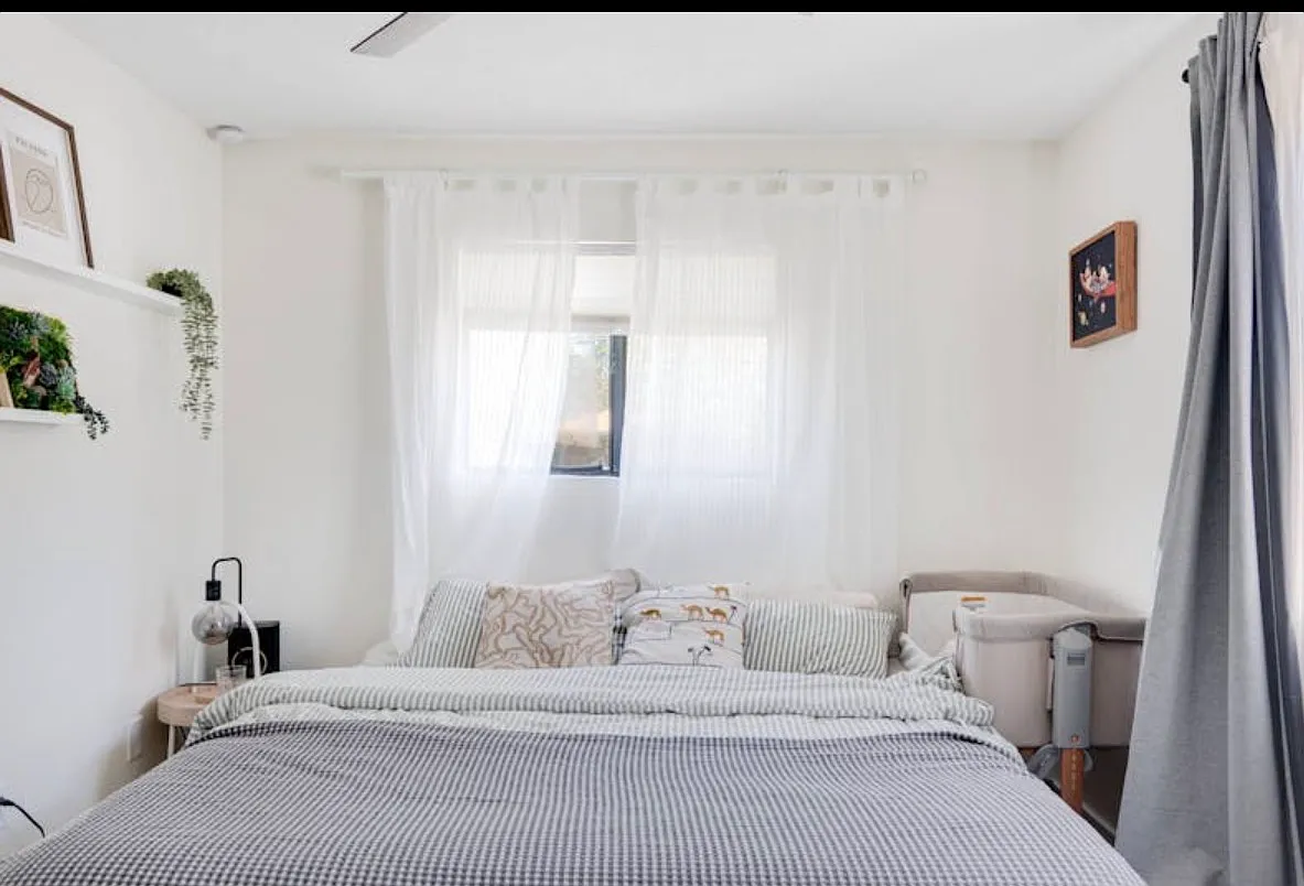 4 bed, 1.5 bath, 1152 sqft, $3,300 — Photo 2