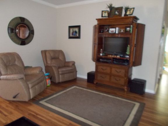 3rd image of 206 Sequoia Dr